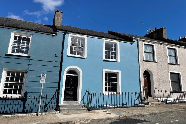 4 bed property to rent in Laws Street, Pembroke Dock SA72