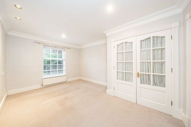 Molesey Park Road, East Molesey photo 4