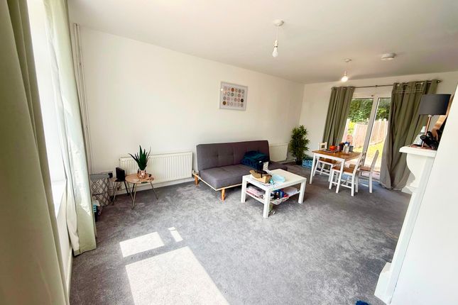 6 St. Lucia Close, Bristol photo 3