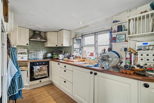 1, Shreen Water Cottages, Mere photo 4