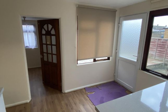 145 Penhill Drive, Penhill Drive, Swindon photo 5