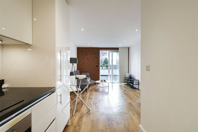 Major Draper Street, London photo 2
