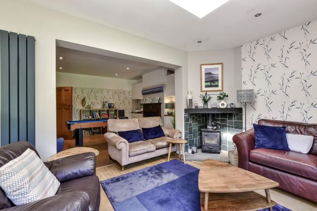 32 Cassiobury Drive, Watford photo 5