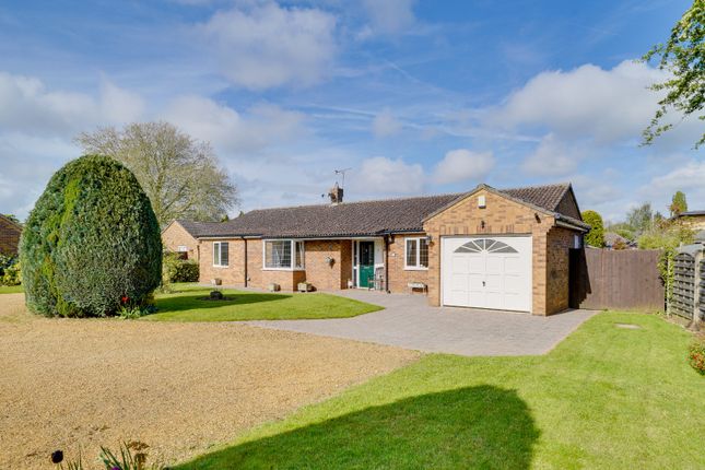 Thumbnail Detached bungalow for sale in Glebe Road, Hemingford Grey, Huntingdon