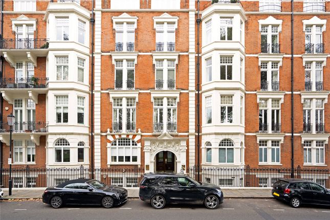 Flat 8-9,,, Burton Court, London photo 2