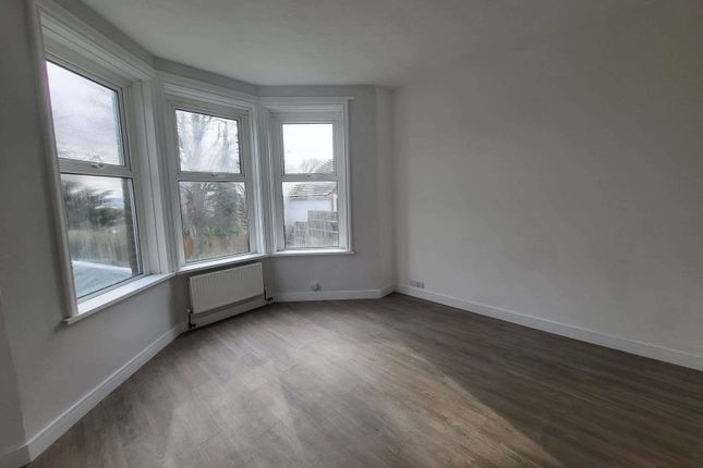 Flat 2, Albany Grove, Luton photo 2