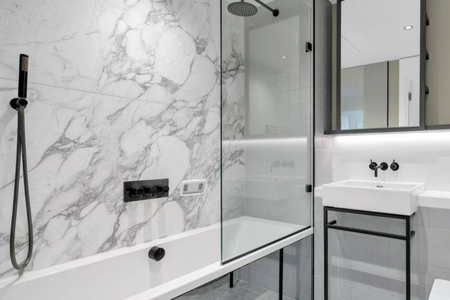 Flat 1902, London photo 3