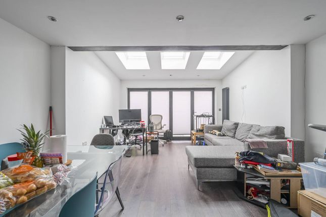 Thumbnail Terraced house to rent in Milligan Street, Canary Wharf, London