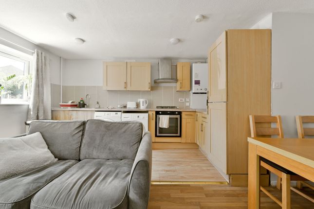 Wilkinson Way, Chiswick photo 4