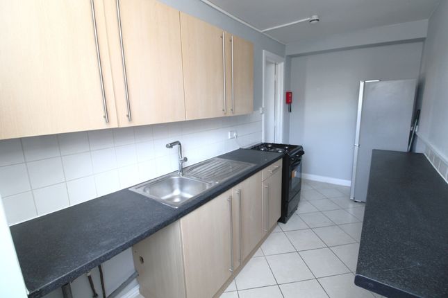 Flat 2, 30 Crescent Road, Rhyl photo 2