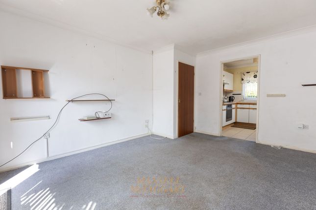 2 Coolham Court Ifield Drive, Crawley photo 4