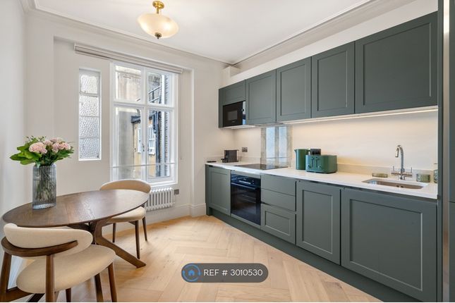 2-bed flat on Old Brompton Road, London, £3,650/mo