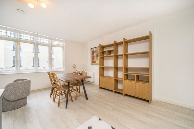 Flat 1, 22, Three Pigeons House, High Street, London photo 4