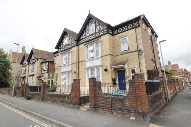 Thumbnail Flat to rent in Park End Road, Tredworth, Gloucester