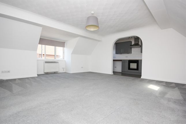 Flat 17, Rose Court, High Street, Wellingborough photo 2