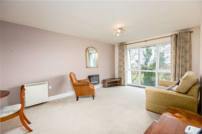 82 Willow Court, Swansea photo 4