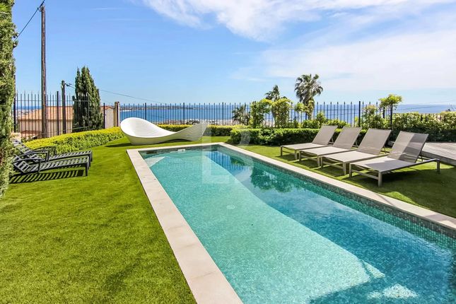 Villa for sale in Golfe-Juan, 06220, France