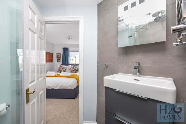 Collingwood Court, Flat 25-006