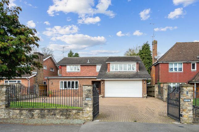 Thumbnail Detached house for sale in Chauntry Road, Maidenhead