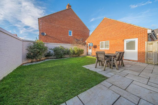 8 Braeburn Way, Bedford photo 3