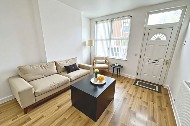 44 Charles Street, Hinckley photo 4