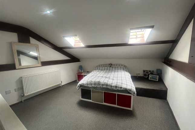 The Old Co-Op Flat a, 2, Mine Street, Heywood photo 4