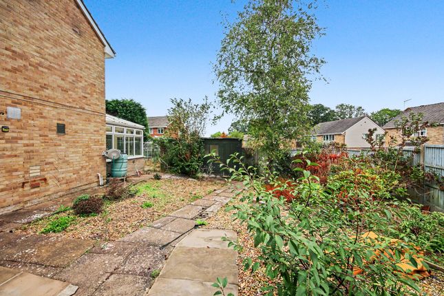3 Meadow Gardens, Southampton photo 3