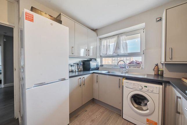 Flat 31, Penfold Court
Laburnum Road, Mitcham photo 4