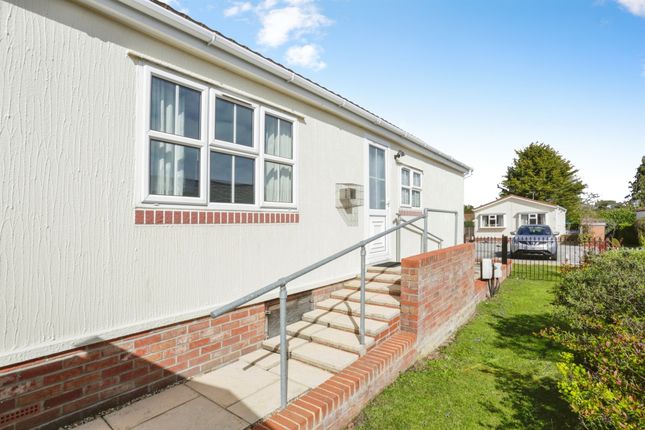 2-bed house on 27, The Ranch Mobile Home Park, Ipswich, £105,000