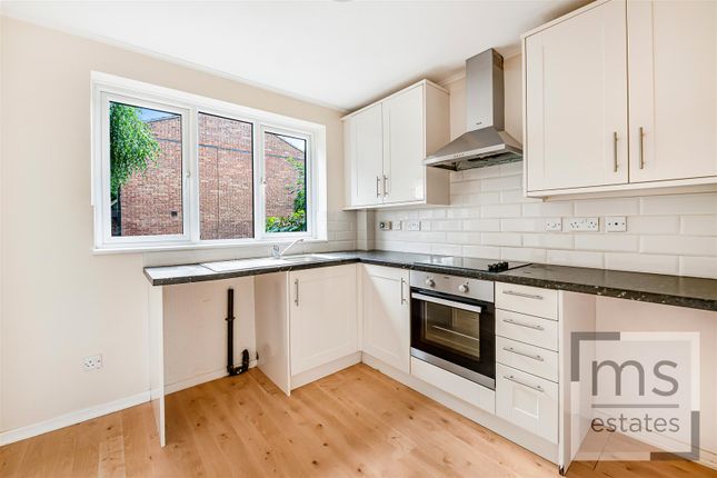 32, Lenton Manor, Nottingham photo 4
