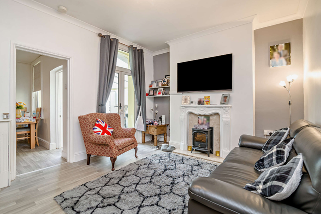 8, Penmaen Road, Pontllanfraith photo 3