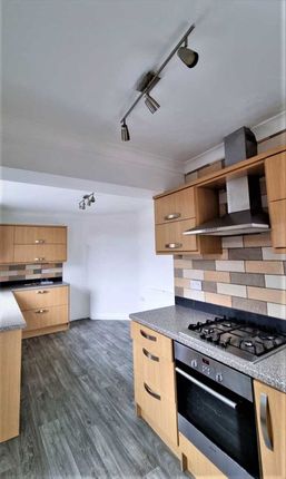13, Hartshead Avenue, Scunthorpe photo 4