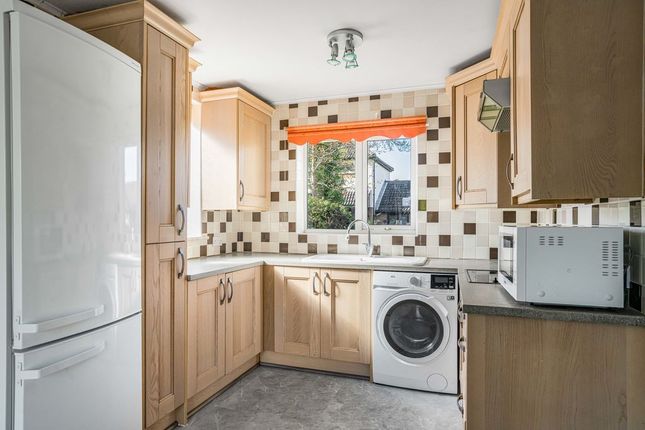 229, Arlott Crescent, Milton Keynes photo 3