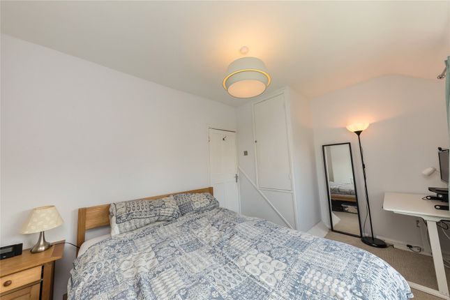 Terraced house for sale in Lessingham Avenue, London