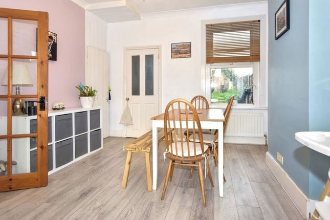 31 Woodford Avenue, Ramsgate photo 4