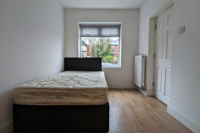 Room to rent in Middleborough Road, Coventry