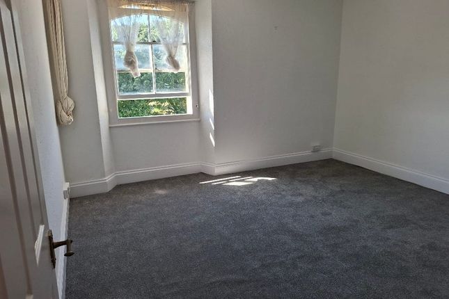 Flat 1, 12 Ellenborough Crescent, Weston-Super-Mare photo 4
