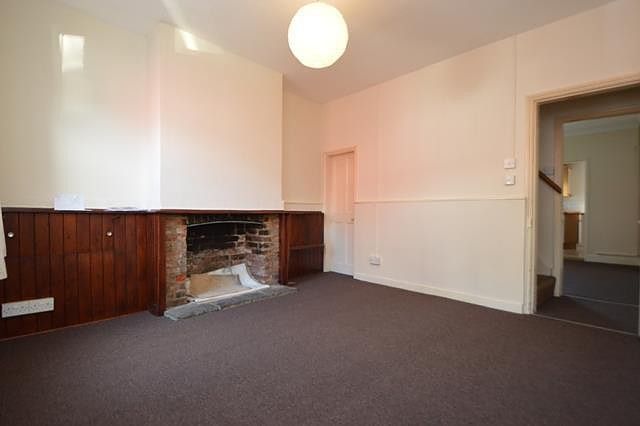 1 Victoria Road, Godalming photo 4