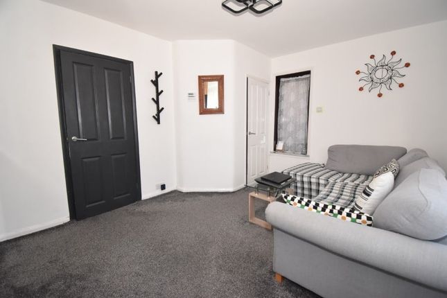 16, Brooke Avenue, Exeter photo 4