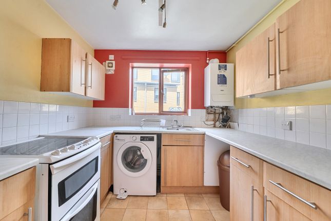 4, Niagara Close, London photo 3