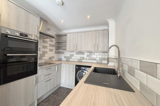 29, Redfearn Mews, Harrogate photo 5