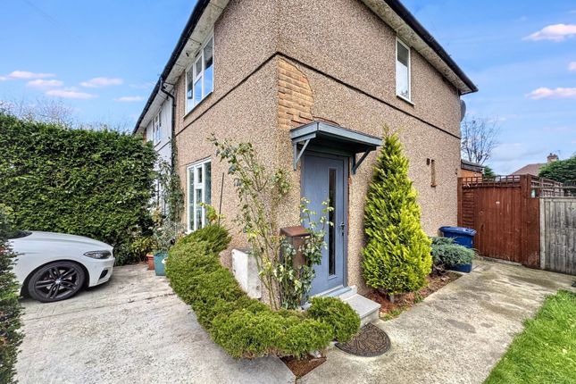 44 Deans Lane, Edgware photo 2