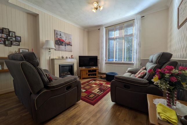 7, Llanover Road, Pontypridd photo 3