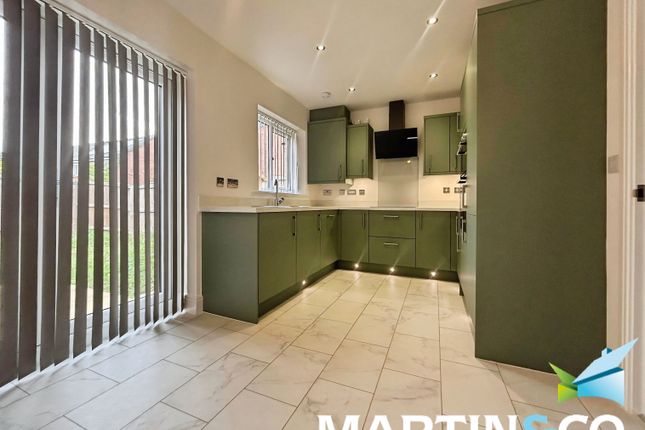 2, Heath Way, Wakefield photo 4