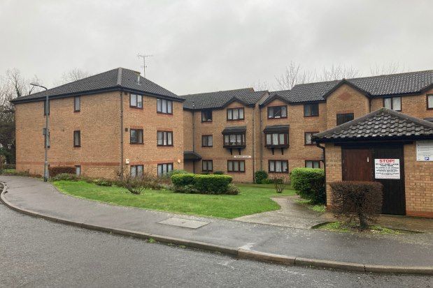 Thumbnail Flat to rent in Wingrove Drive, Purfleet-On-Thames