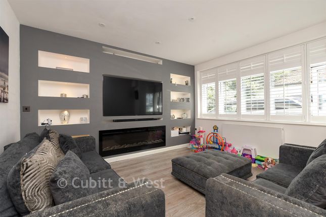 12A, Johns Walk, Whyteleafe photo 2
