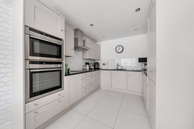 5, Woodlark Place, Alton photo 2