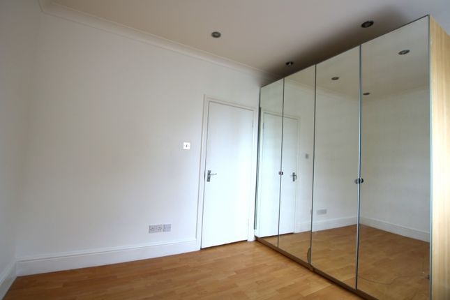Flat 1, 126, High Road, London photo 5
