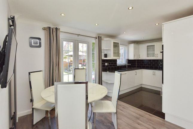 2a, Vicarage Road, MILTON KEYNES photo 3