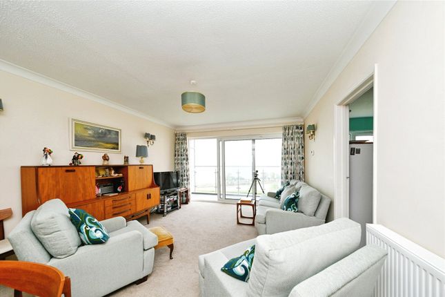 12, Cliff Court, Norfolk photo 3